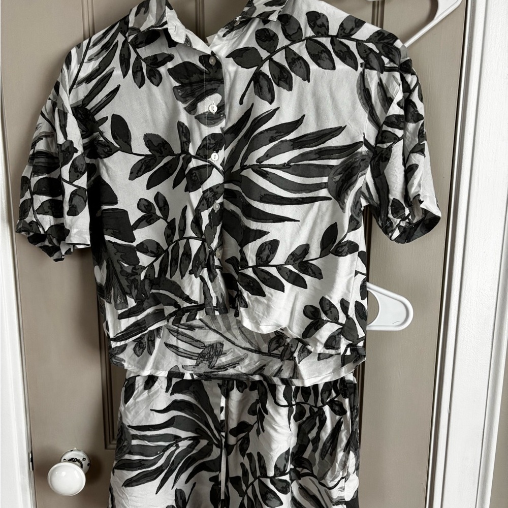 Sugar & Cream Monochrome Leaf Print Set